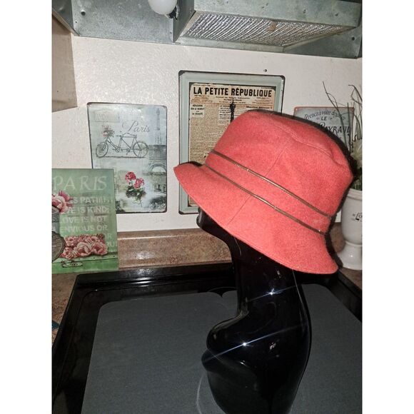 GORGEOUS Classy Classic Coach Women's Wool Blend Bucket Hat Sunset Red Size M/L - Picture 8 of 11